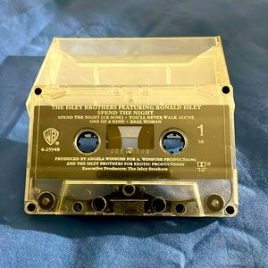 Music Cassette Tape( ISLEY BROTHERS 1989) SPEND THE NIGHT.